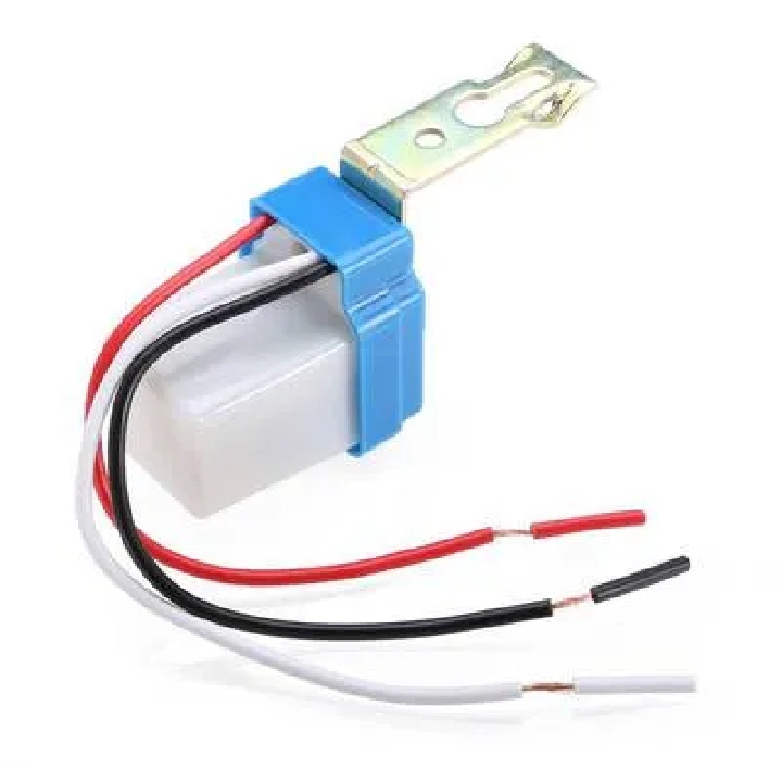 Solo Automatic Outdoor Light Sensor Switch 220V 10A – Photocell Sun Light ON/OFF Dusk to Dawn Switch | Street & Garden Light Control Sensor - Image 2